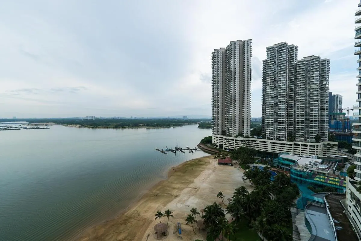 Bay Laurel Sunset Full Seaview Beach Kids Zone Johor Bahru Apartment
